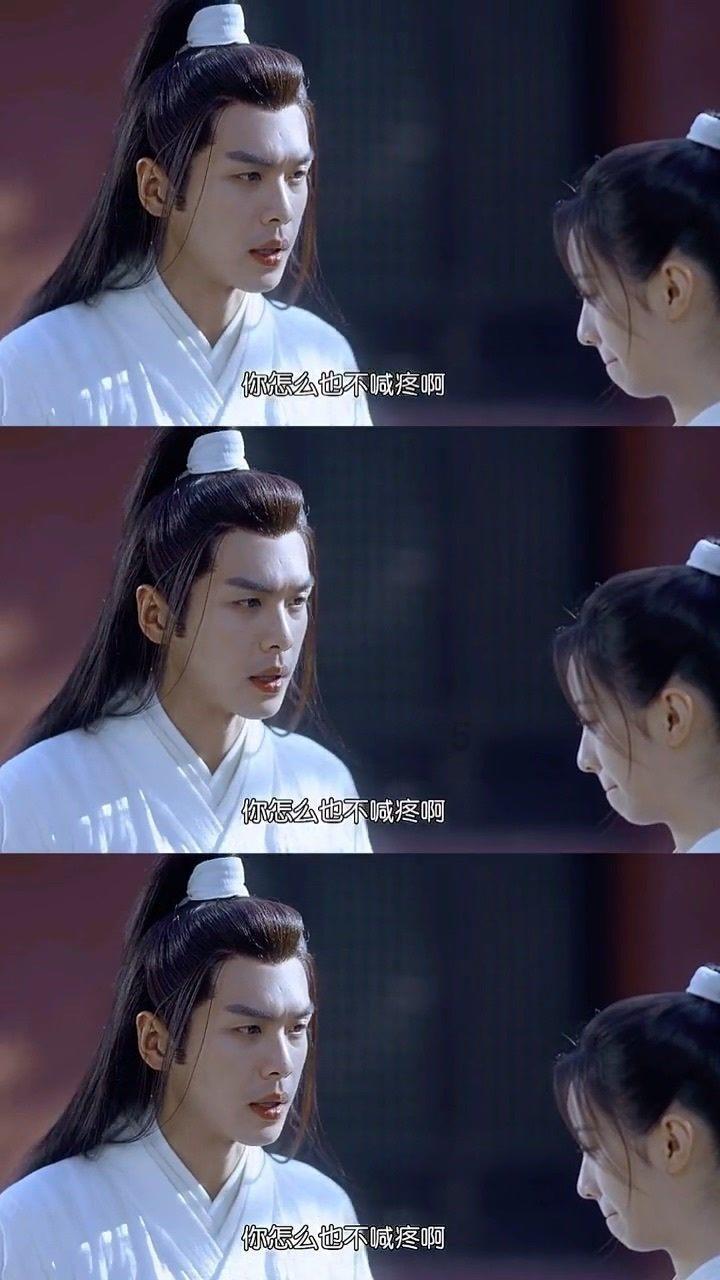 吃早餐的精致女孩