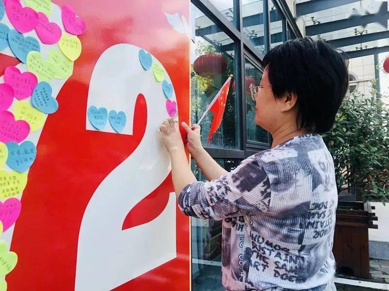 长时间玩手机对眼睛危害大吗？会导致近视吗？游戏画面
